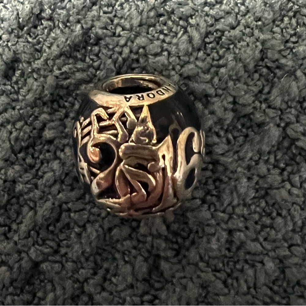 Authentic Disney Parks 2016 Pandora charm - Picture 6 of 6